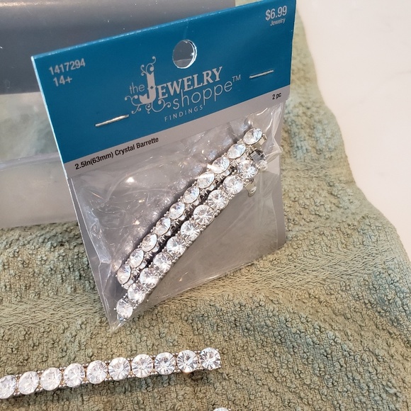 ☮ NWT Crystal Barrettes Two Sets of 2 - Picture 3 of 3